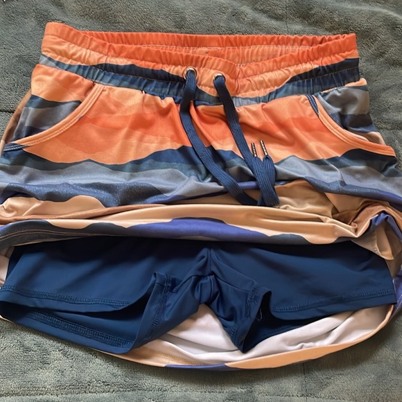 Freedom trail by Kyodan skort with pockets. Gorgeous colors. - Picture 3 of 5